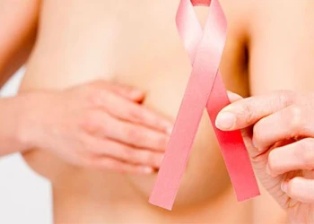 Hóa trị ung thư vú là gì và những điều cần lưu ý?